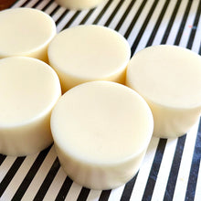 Load image into Gallery viewer, Grapeseed Oil, with Shea, Olive and Coconut Oil - Solid Vegan Hair Conditioner Bar - 70g